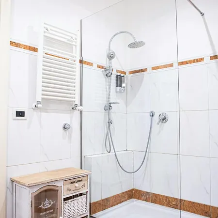 Il Miramare Palazzo D Epoca Immerso Nel Apartamento